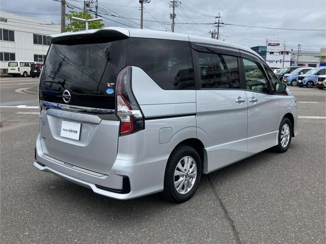 セレナ2.0 ハイウェイスターV ステップタイプ 4WD