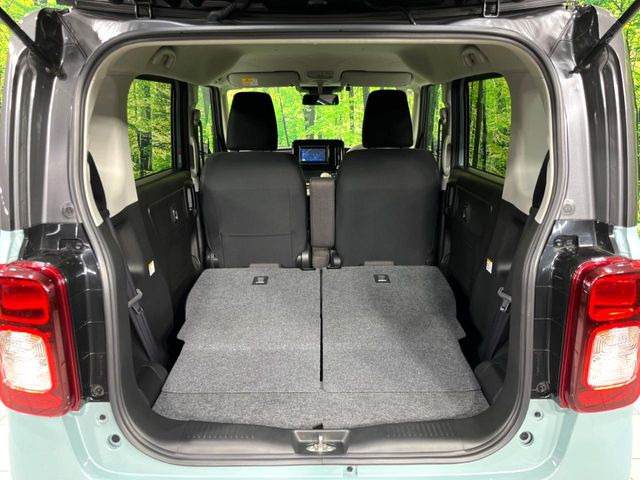 普段のお買い物や通勤、送迎等に十分な荷室スペースを確保しております。セカンドシートを倒すと、大きな荷物の積載も可能です♪