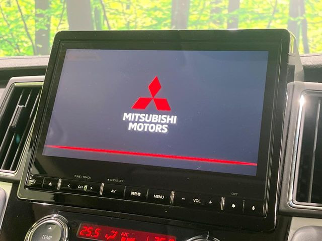 【メーカー純正ナビ】インテリアに溶け込むスタイリッシュな「専用設計」メーカーナビを装備♪視認性や操作性など基本性能にも優れ、より上質なカーライフをお楽しみいただけます。