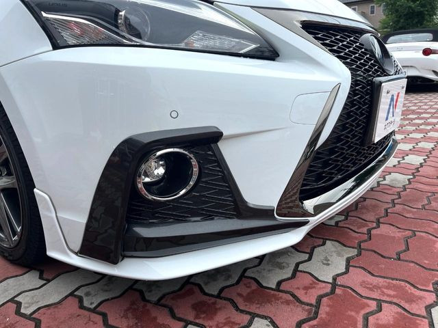 CT200h Fスポーツ