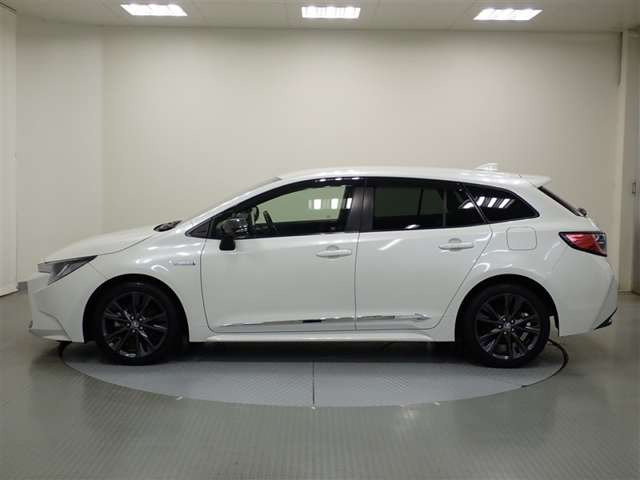 カローラツーリング1.8 ハイブリッド W×B E-Four 4WD