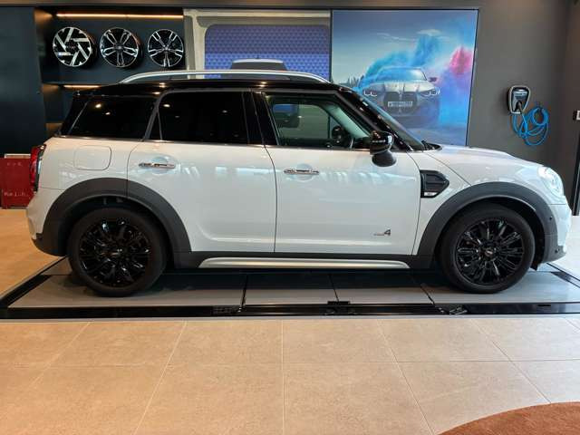 ミニクロスオーバークーパー D オール4 4WD