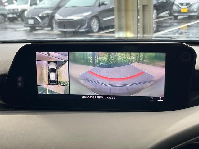 【360&deg;ビューモニター】専用のカメラにより、上から見下ろしたような視点で360度クルマの周囲を確認することができます☆死角部分も確認しやすく、狭い場所での切り返しや駐車もスムーズに行えます。