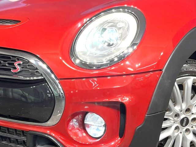●LEDヘッドライト:夜間走行時も良好な視界を確保し安心して運転できる高輝度LEDヘッドライトを装備!点灯速度が早く、消費電力も抑えられています。