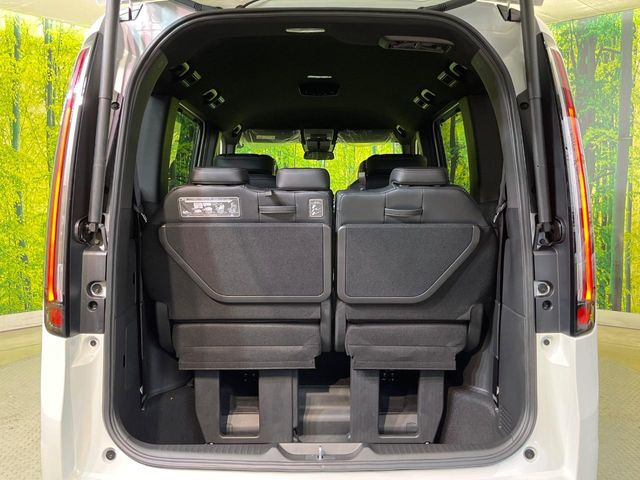 普段のお買い物や通勤、送迎等に十分な荷室スペースを確保しております。セカンドシートを倒すと、大きな荷物の積載も可能です♪