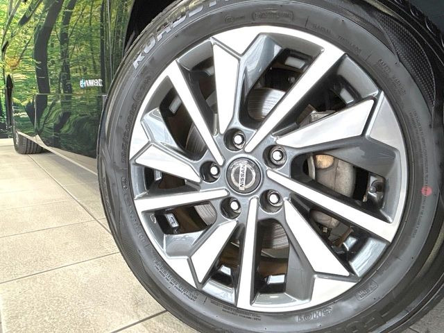 �y����16�C���`�A���~�z�C�[���z�O�ςɃ}�b�`���������A���~�z�C�[���𑕒����Ă���܂��B�e��ЊO�A���~�z�C�[����A�X�^�b�h���X�^�C�����戵�����Ă���܂��B���񂲑��k����������