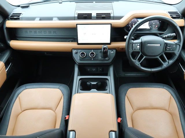 ディフェンダー110 X ダイナミック HSE 3.0L D300 ディーゼル 4WD