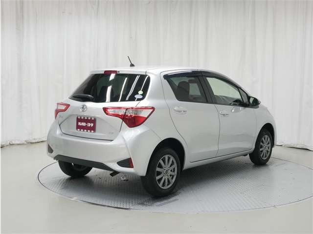 ヴィッツ1.3 F 4WD