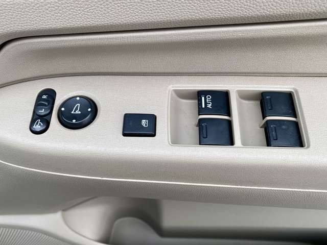 お買い得車多数展示中です!この機会に是非ご来店下さい!