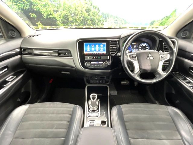 アウトランダーPHEV2.4 G 4WD