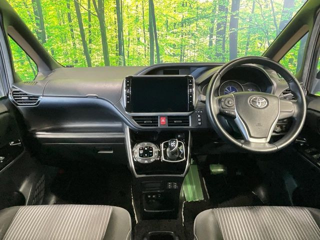 ヴォクシー1.8 ハイブリッド ZS 煌II