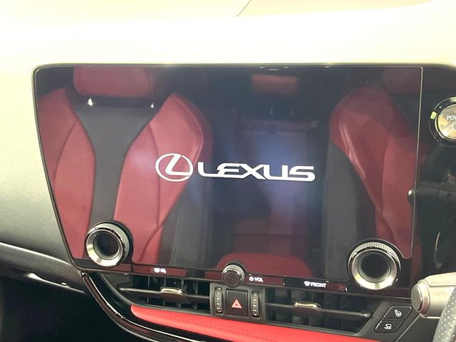 【14インチ ディスプレイオーディオ】大画面のディスプレイはAppleCarPlayやAndroidAutoが利用可能。大きな画面でスマホナビアプリ等が利用いただけます♪