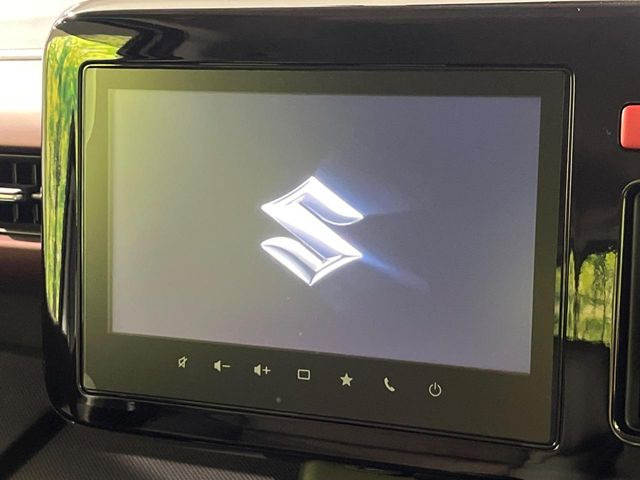 【メーカー純正9型ナビ】インテリアに溶け込むスタイリッシュな大きい「専用設計」メーカーナビを装備♪視認性や操作性など基本性能にも優れ、より上質なカーライフをお楽しみいただけます。