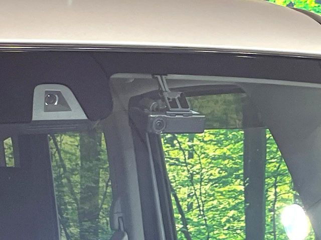 【ドライブレコーダー】ドライブレコーダー装備!走行中はもちろん、あおり運転や事故に遭遇した際、映像で記録し、万一のリスクに備えます。※記録用SDカードはお客様ご自身でご準備いただく必要があります。