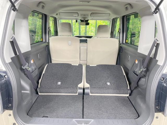 普段のお買い物や通勤、送迎等に十分な荷室スペースを確保しております。セカンドシートを倒すと、大きな荷物の積載も可能です♪
