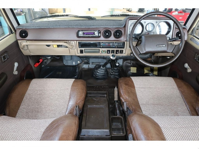 ランドクルーザー604.0 STD 4WD