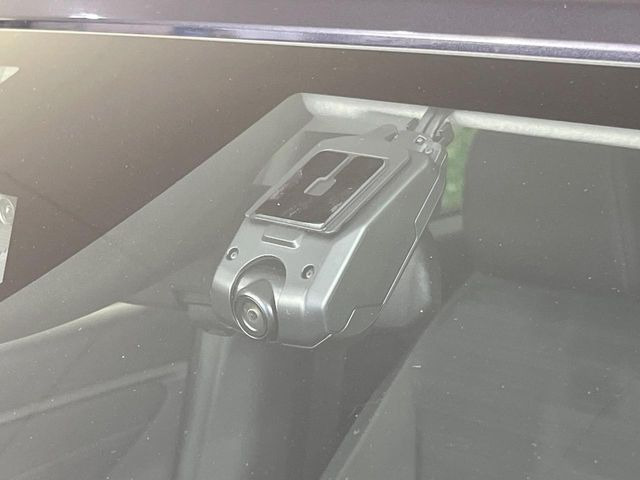 【ドライブレコーダー】ドライブレコーダー装備!走行中はもちろん、あおり運転や事故に遭遇した際、映像で記録し、万一のリスクに備えます。※記録用SDカードはお客様ご自身でご準備いただく必要があります。