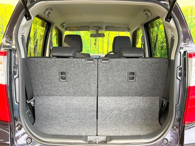 普段のお買い物や通勤、送迎等に十分な荷室スペースを確保しております。セカンドシートを倒すと、大きな荷物の積載も可能です♪