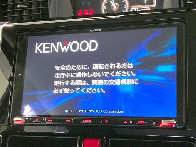 【ナビゲーション】目的地までしっかり案内してくれる使いやすいナビ。Bluetooth接続すればお持ちのスマホやMP3プレイヤーの音楽を再生可能!毎日の運転がさらに楽しくなります!!