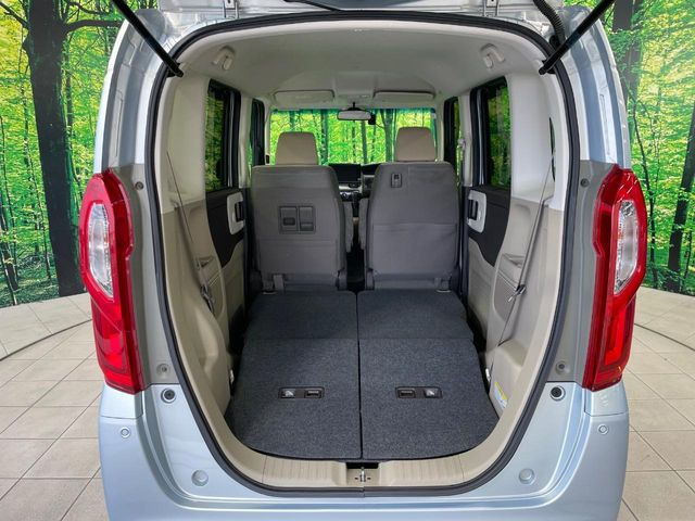 普段のお買い物や通勤、送迎等に十分な荷室スペースを確保しております。セカンドシートを倒すと、大きな荷物の積載も可能です♪