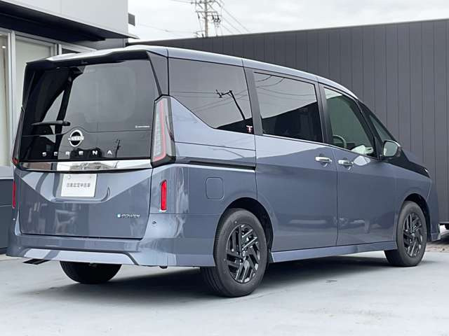 セレナ1.4 e-POWER ハイウェイスターV