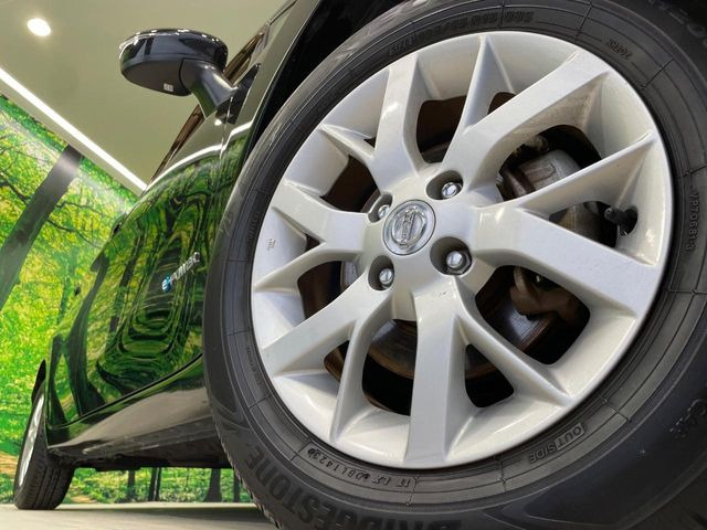 �y����15�C���`�A���~�z�C�[���z�O�ςɃ}�b�`���������A���~�z�C�[���𑕒����Ă���܂��B�e��ЊO�A���~�z�C�[����A�X�^�b�h���X�^�C�����戵�����Ă���܂��B���񂲑��k����������