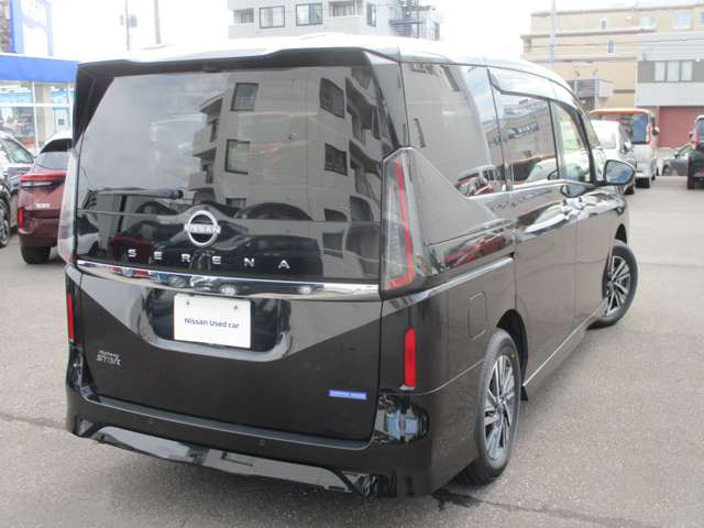 セレナ2.0 ハイウェイスターV 4WD