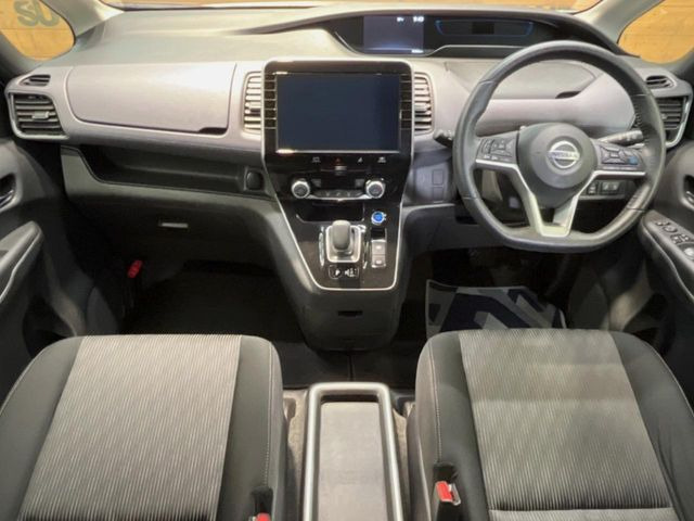 セレナ1.2 e-POWER ハイウェイスターV