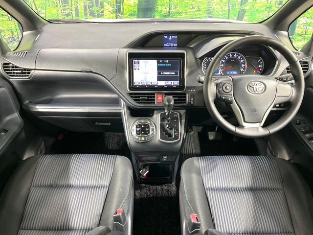 ヴォクシー2.0 ZS