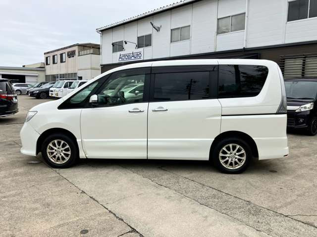 セレナ2.0 ハイウェイスター Vセレクション 4WD