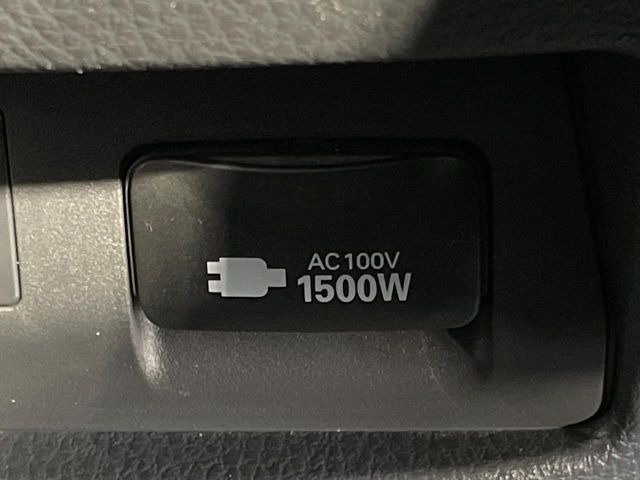 【1500Wアクセサリーコンセント】消費電力1500Wまでの家電が使えます。キャンプやスポーツ・アウトドアでのアクティビティはもちろん、災害・停電の際に大活躍♪
