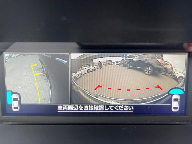 【フロント&サイドカメラ】ドライバーから見にくい死角部分を映像で確認できる前方と左側面にカメラを装着。見通しがきかない場所や住宅密集地などを運転することが多い人におすすめの安心装備です。