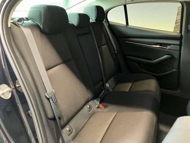 車内もキレイで嫌な臭いもありません☆気になる方は内装のスチームクリーナーも施工可能です♪
