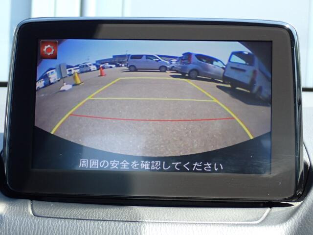 バックカメラ装備しております。駐車時に大変役に立ちますよ。駐車が苦手な方にも便利機能です。