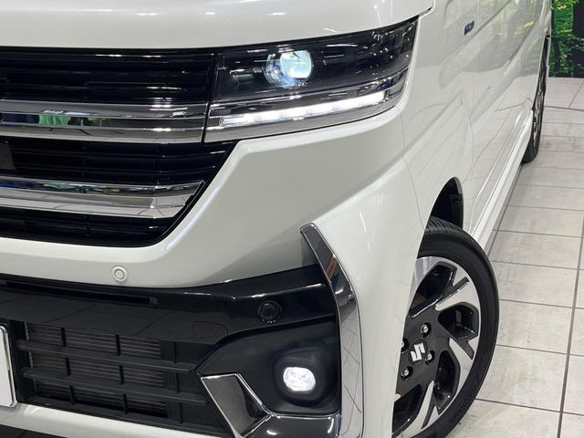 【シーケンシャルターンランプ付きLEDヘッドライト】人気の『流れるウィンカー』付きのLEDヘッドライトを装備♪高級感はもちろん、点灯時は存在感たっぷりで他車からも認識されやすく安心です。