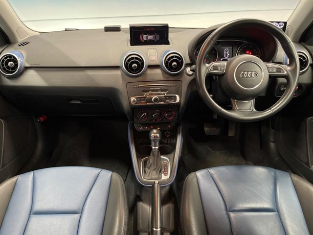 A1スポーツバック1.0 TFSI スポーツ