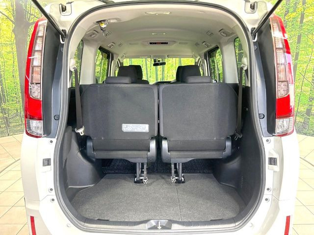 普段のお買い物や通勤、送迎等に十分な荷室スペースを確保しております。セカンドシートを倒すと、大きな荷物の積載も可能です♪