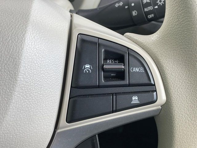 【アダプティブクルーズコントロール】高速道路での長距離走行が楽に!!自動で速度を保つクルーズコントロールが、衝突軽減システムと連携し、前方の車両を感知して車間を保つように速度調節してくれます!!