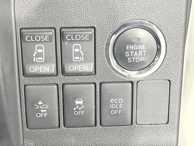 【両側パワースライドドア】スマートキーや運転席のスイッチで後席両側スライドドアの開閉が可能♪電動だから力を入れてドアを開ける必要が無く、小さなお子様でも簡単に開け閉めでき快適です♪
