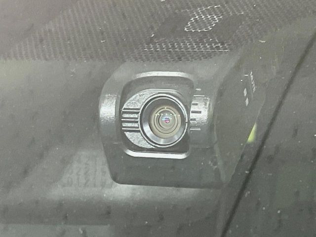 【ドライブレコーダー】ドライブレコーダー装備!走行中はもちろん、あおり運転や事故に遭遇した際、映像で記録し、万一のリスクに備えます。※記録用SDカードはお客様ご自身でご準備いただく必要があります。