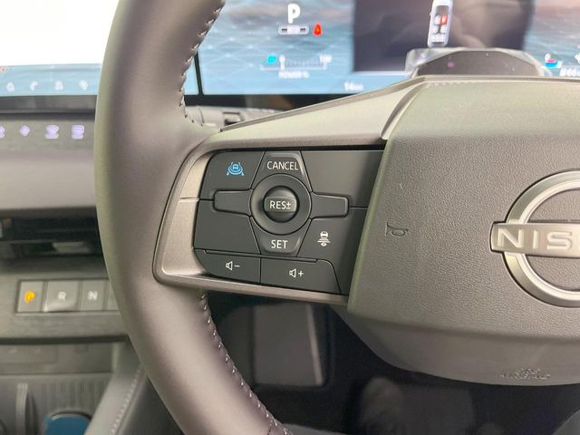【プロパイロット】高速道路での長距離走行が楽に!!渋滞時と巡回走行のシーンで、アクセル・ブレーキ・ステアリングを自動で制御し、長距離運転の負担を軽減してくれます♪