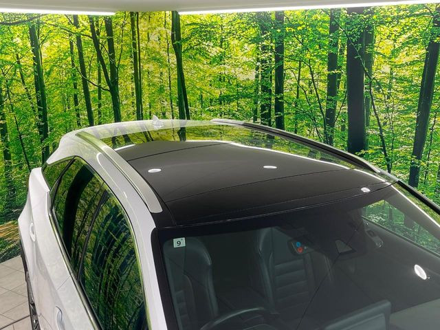 【サンルーフ】開放感たっぷりの希少装備、サンルーフが装着されています!車内に明かりを取り入れたり景色を楽しむ以外にも、車内の空気も簡単に換気できて快適です!