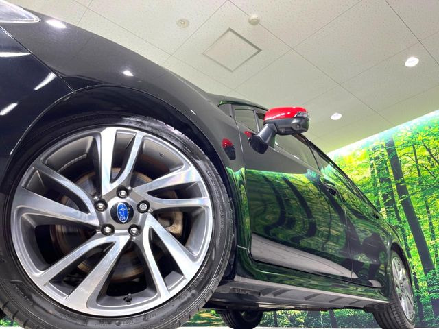 �y����18�C���`�A���~�z�C�[���z�O�ςɃ}�b�`���������A���~�z�C�[���𑕒����Ă���܂��B�e��ЊO�A���~�z�C�[����A�X�^�b�h���X�^�C�����戵�����Ă���܂��B���񂲑��k����������