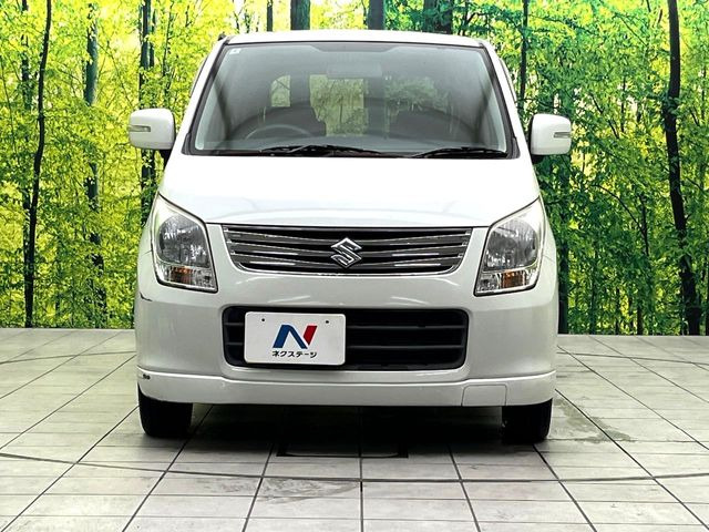 弊社では、全車『修復歴なし』のお車のみ取り扱っております。専任バイヤーによる厳選した仕入れの後、入庫後の車両チェックを行い、ネクステージが認定した高品質な中古車をご提供しております。