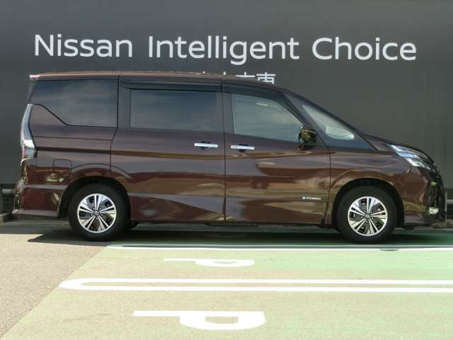 セレナ1.2 e-POWER ハイウェイスターV