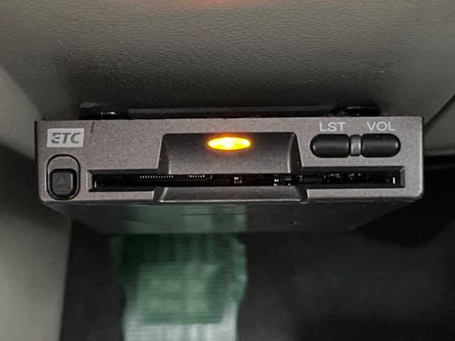 【ETC】高速道路の料金所をストレスなく通過!話題のスポットやサービスエリアに多い「スマートIC」利用時は必須のアイテムです。当店でセットアップを実施、ご納車当日からすぐにご利用いただけます!