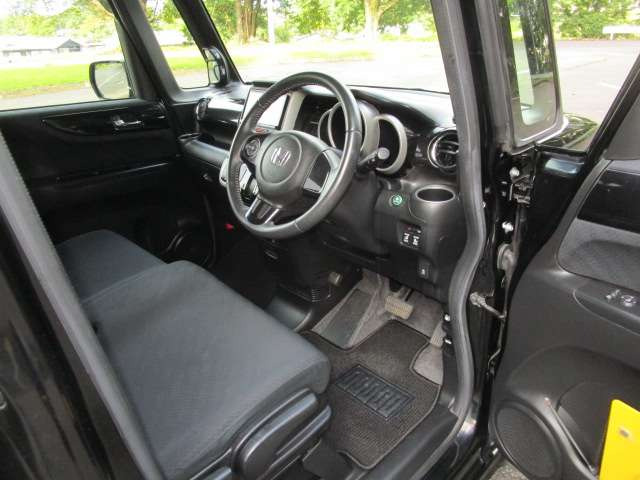 N-BOXカスタムG SSパッケージ 4WD