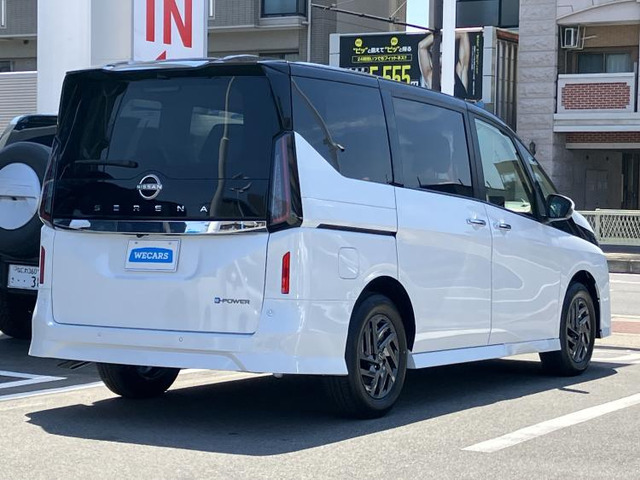 セレナ1.4 e-POWER ハイウェイスターV