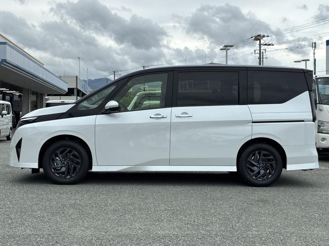 セレナ1.4 e-POWER ハイウェイスターV