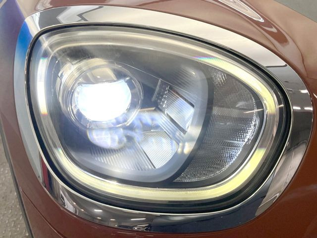 ��LED�w�b�h���C�g:��ԑ��s�����ǍD�Ȏ��E���m�ۂ����S���ĉ^�]�ł��鍂�P�xLED�w�b�h���C�g�𑕔�!�_�����x�������A����d�͂��}�����Ă��܂��B